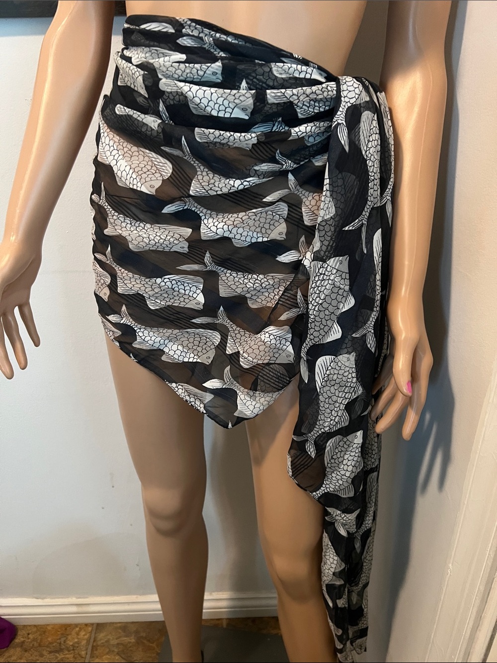 Black & White Leaf Print Scarf